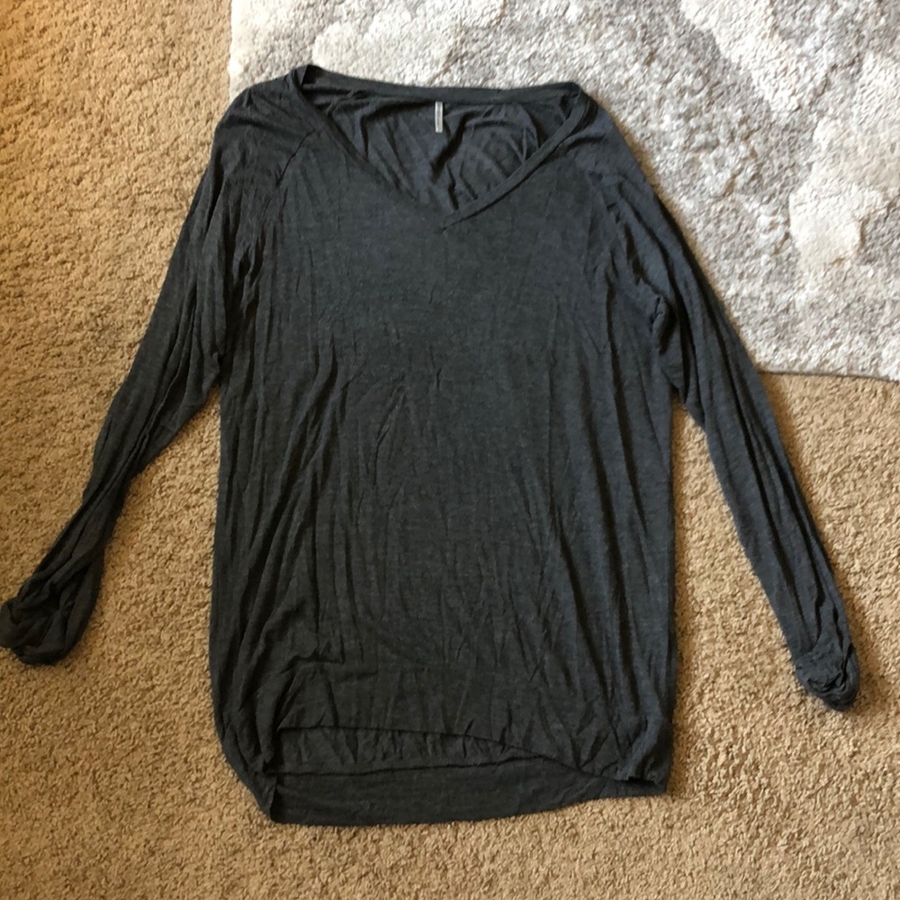 Long sleeve grey top